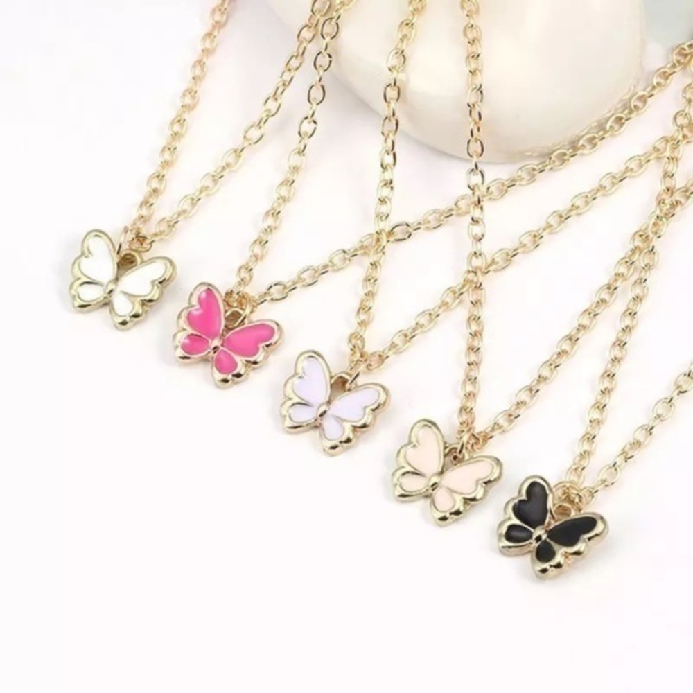 3/$30 💛 Butterfly Necklace